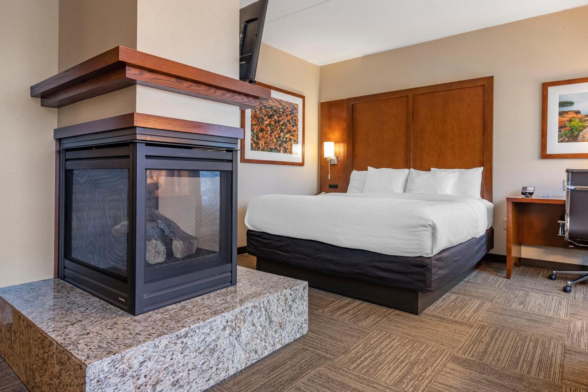 Lift Bridge Lodge, Ascend Hotel Collection Дулут Екстер'єр фото