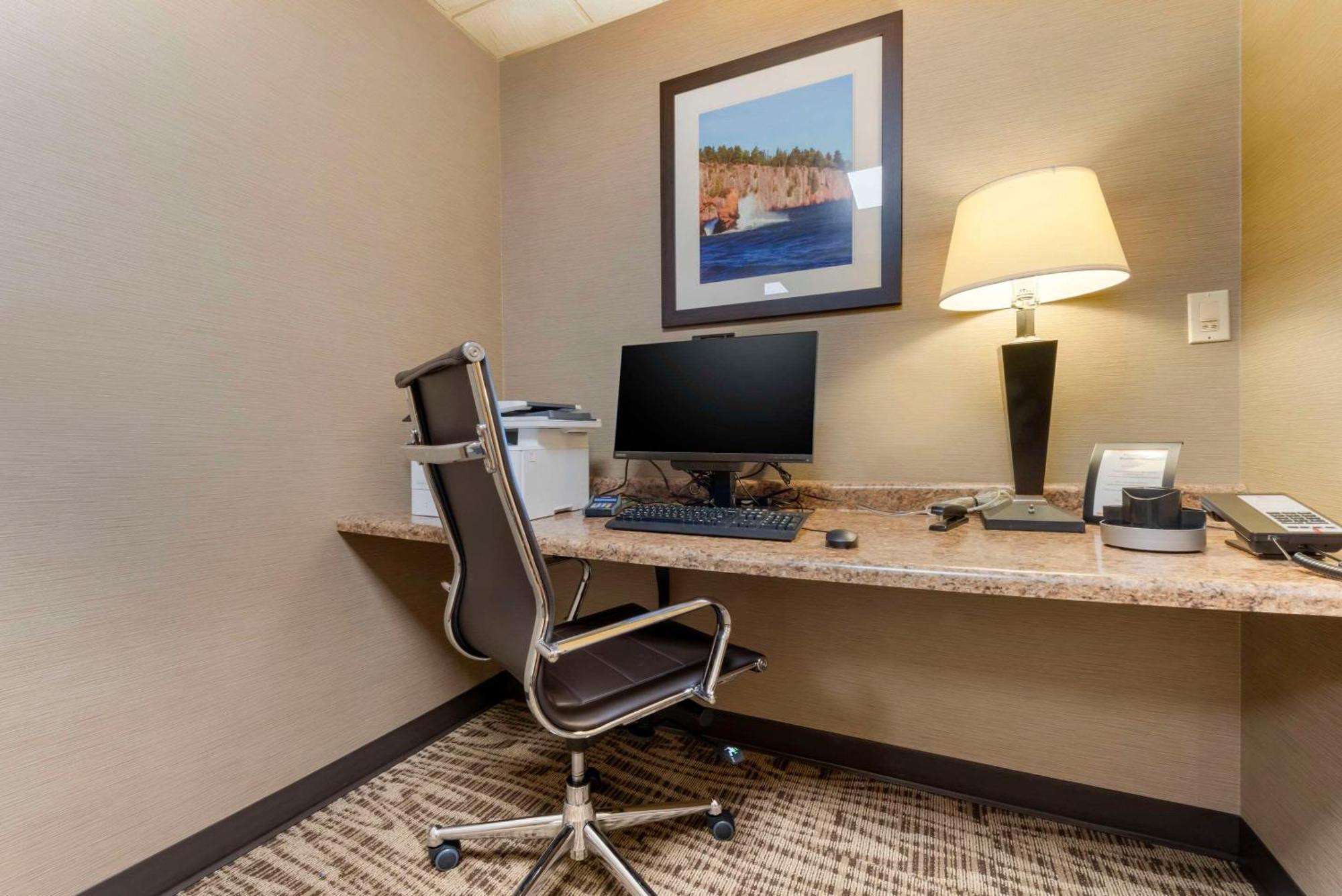 Lift Bridge Lodge, Ascend Hotel Collection Дулут Екстер'єр фото